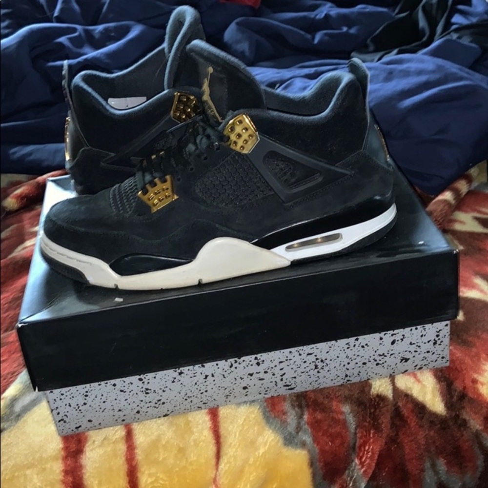 Air Jordan 4 Retro Royalty